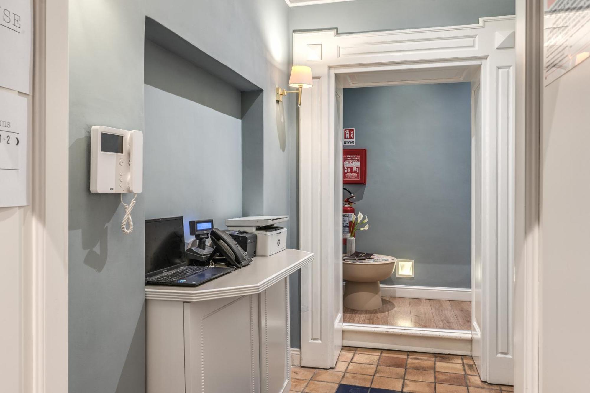 Townhouse Condotti 29 Roma Exterior foto